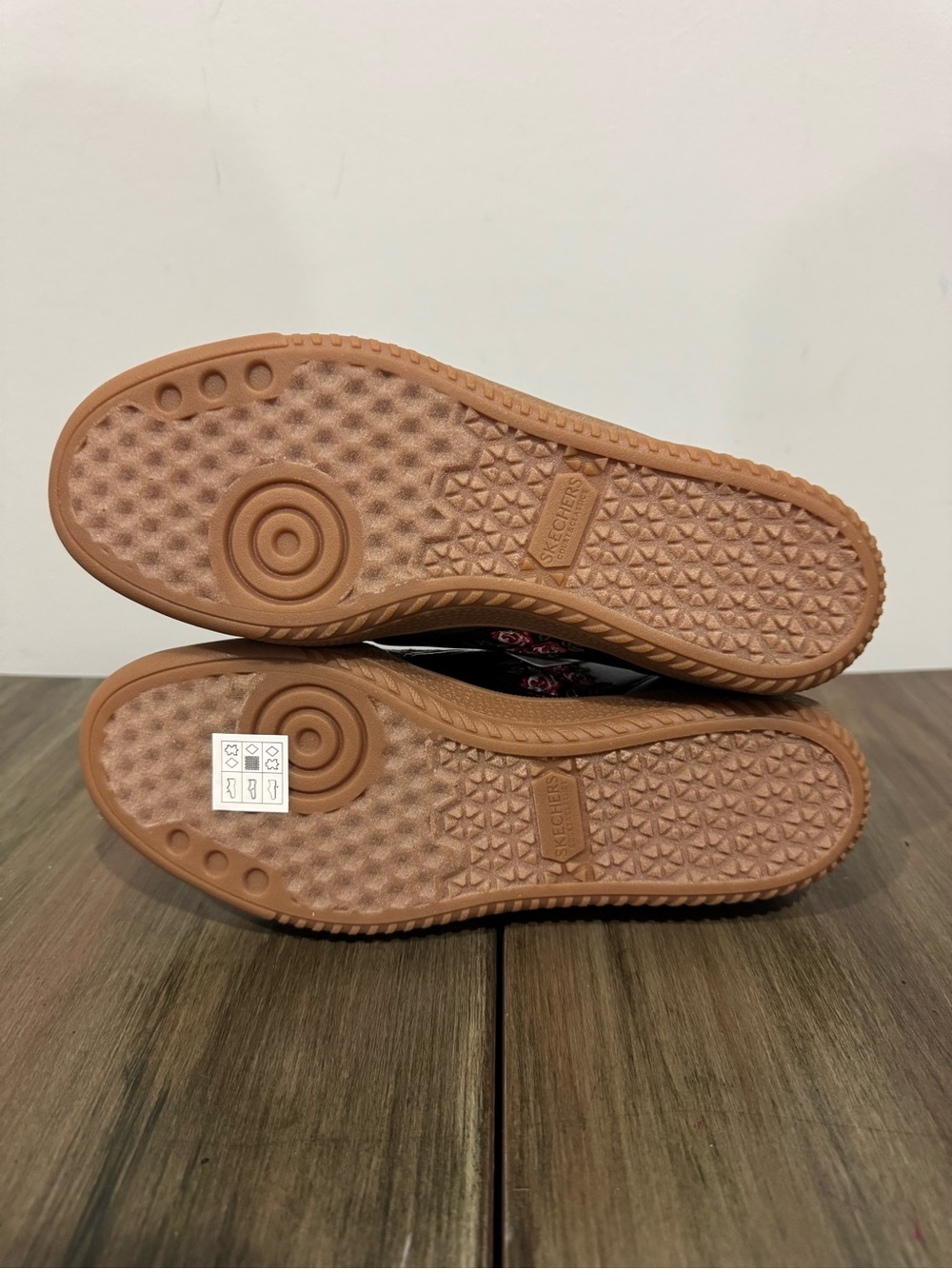 SKECHERS COURT & CLASSIC WOMEN SHOES - Picture 9 of 10